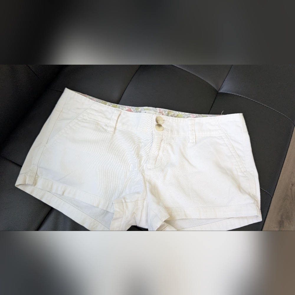 Women's Cream Shorts